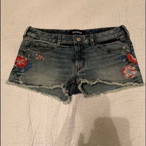 EXPRESS shorts